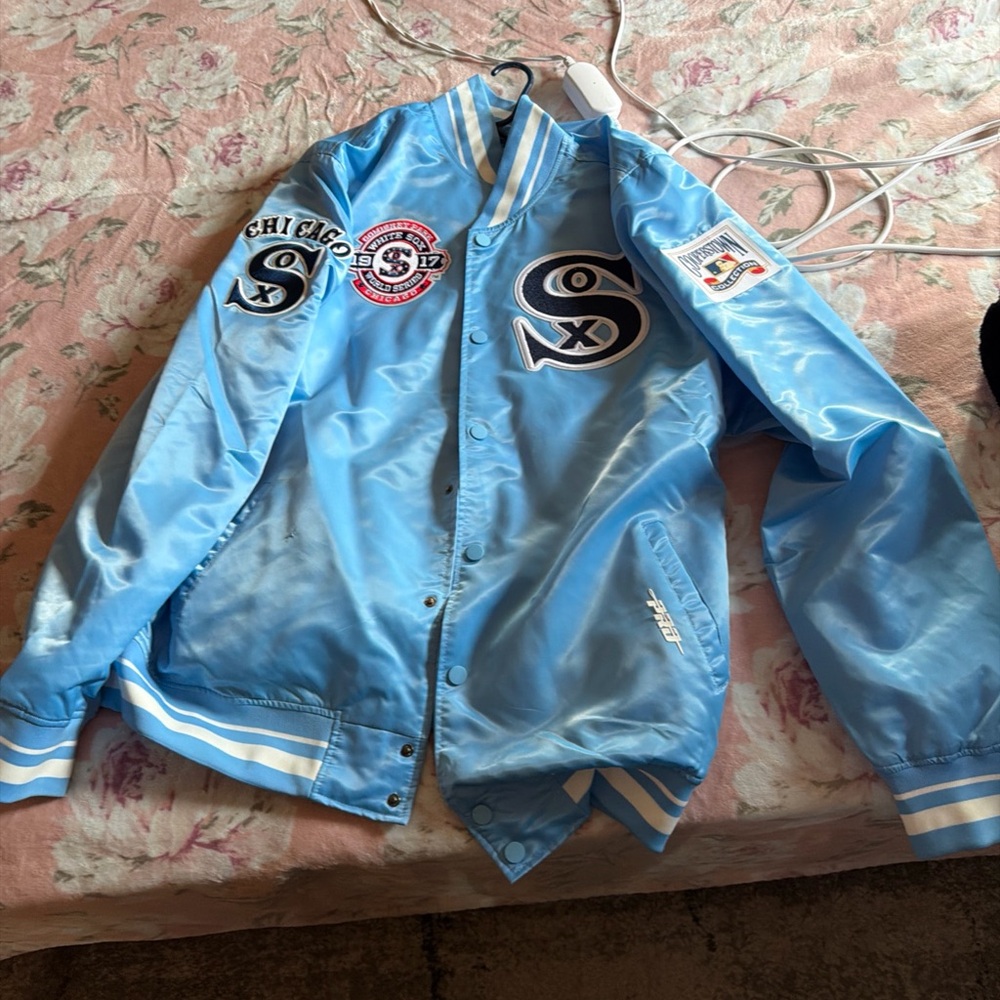 Chicago White Sox Blue Satin Jacket pro standard coat has snag as pictured
